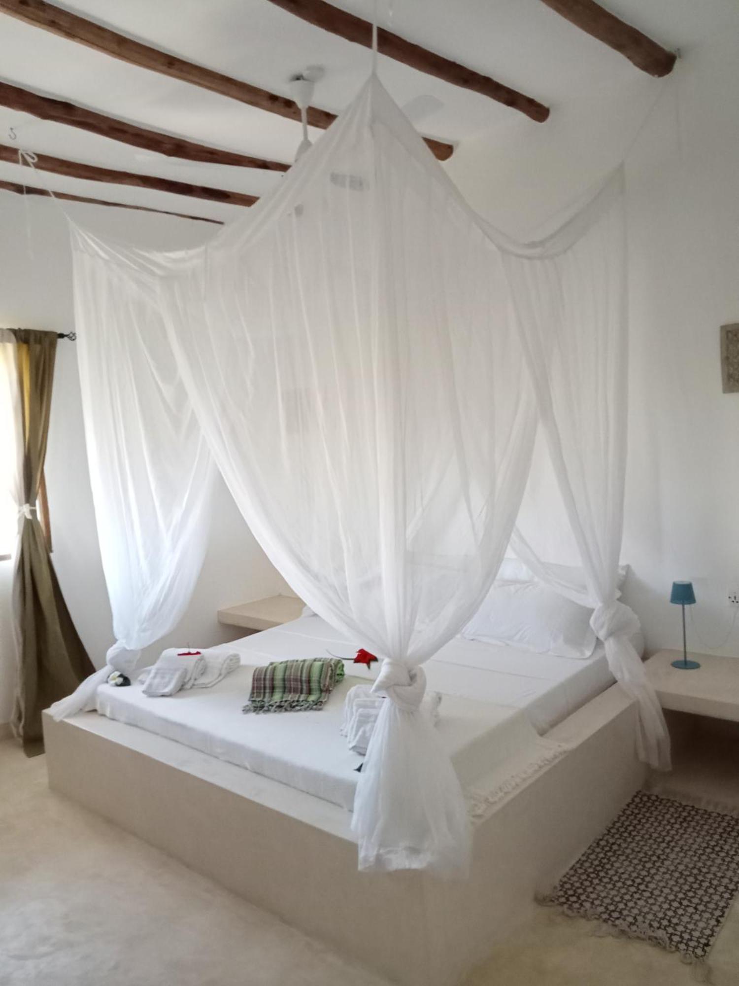 Bed and Breakfast Shira House Watamu Exterior foto